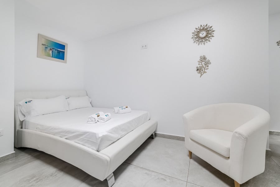 El Madroñal - 6 Bedrooms – 30