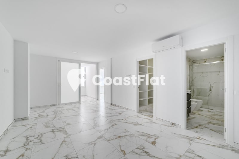 Unbeatable opportunity in Los Cristianos! BRAND NEW apartment just steps from Camisón Beach! – 4