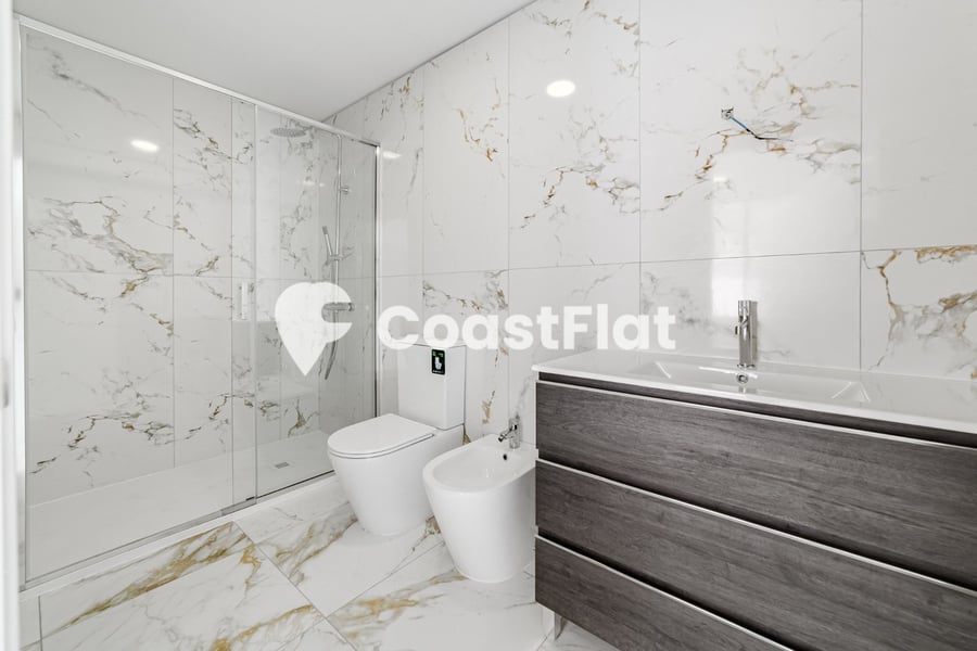 Unbeatable opportunity in Los Cristianos! BRAND NEW apartment just steps from Camisón Beach! – 9