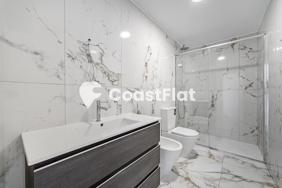 Unbeatable opportunity in Los Cristianos! BRAND NEW apartment just steps from Camisón Beach! – 12