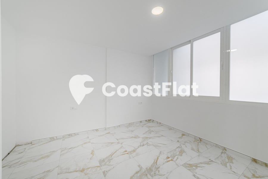 Unbeatable opportunity in Los Cristianos! BRAND NEW apartment just steps from Camisón Beach! – 4