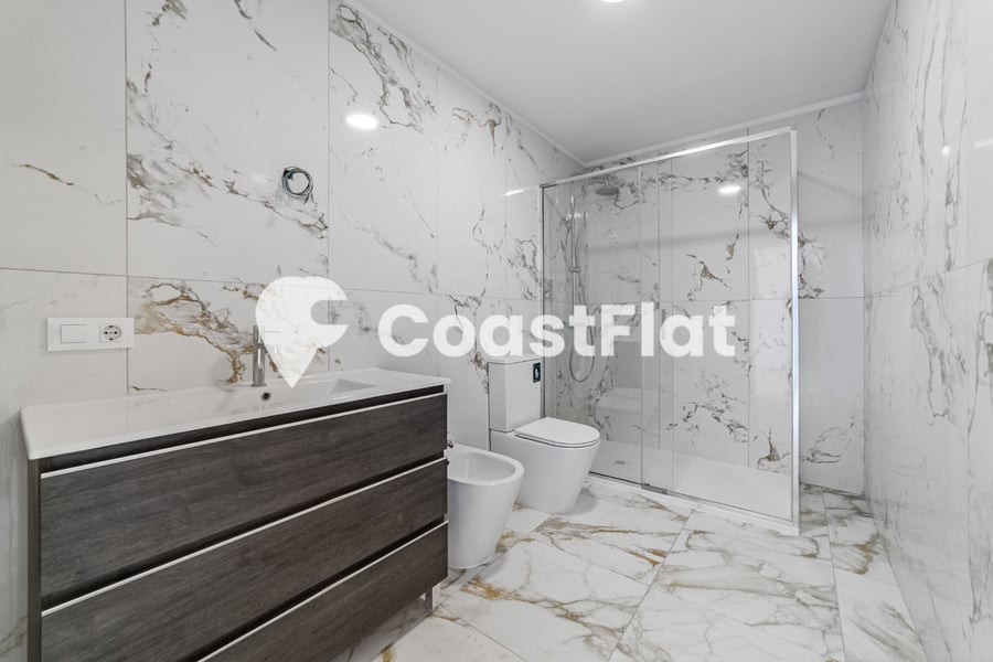 Unbeatable opportunity in Los Cristianos! BRAND NEW apartment just steps from Camisón Beach! – 7