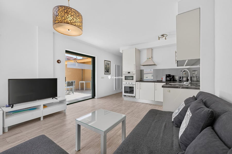 Modern penthouse, completely renovated, just steps away from Montaña Amarilla! – 9