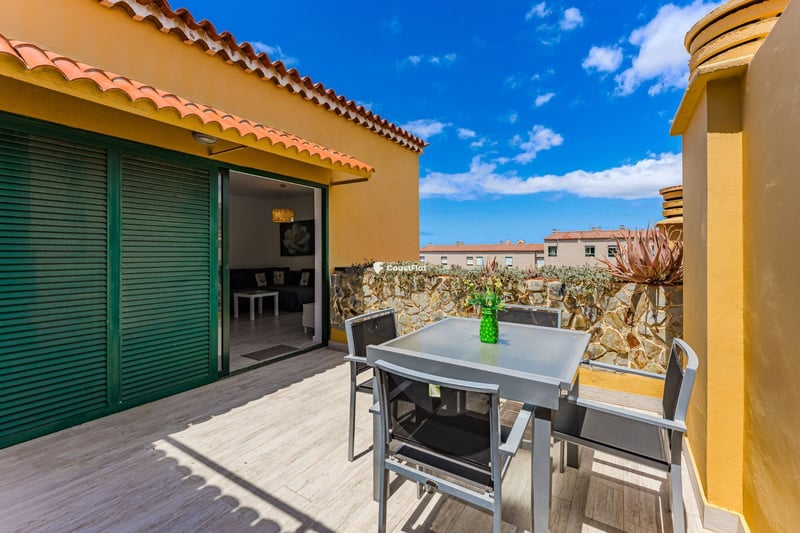 Modern penthouse, completely renovated, just steps away from Montaña Amarilla! – 4