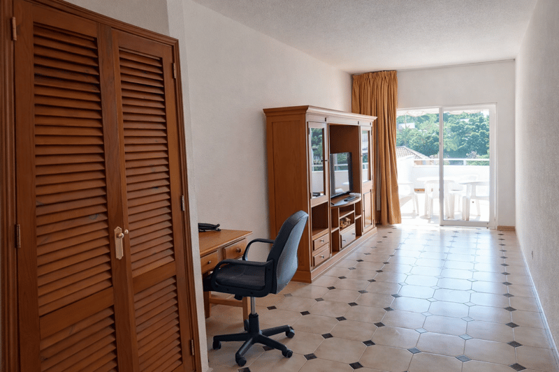 Large studio apartment in San Eugenio Bajo. – 3