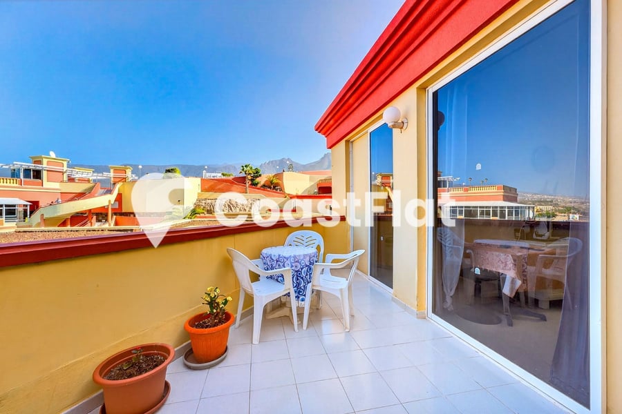 Charming Bungalow with Large Terrace and Teide Views just steps from Puerto Colón! – 7