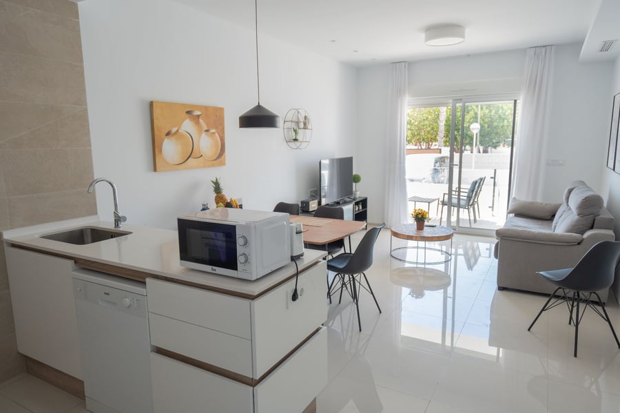 VENTA DE ACTIVO DE INVERSIÓN – 2 Edificios, 16 Apartamentos con LICENCIA VACACIONAL en exclusivo complejo residencial!! – 8