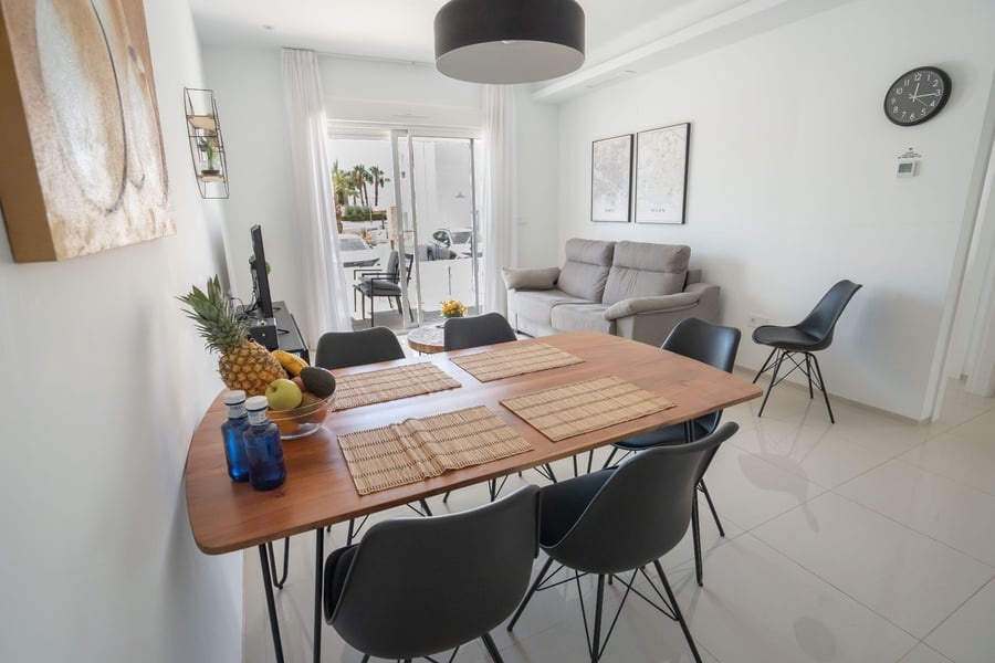 VENTA DE ACTIVO DE INVERSIÓN – 2 Edificios, 16 Apartamentos con LICENCIA VACACIONAL en exclusivo complejo residencial!! – 10