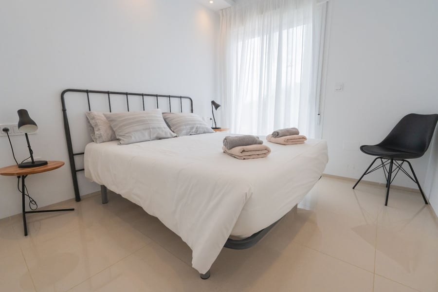 VENTA DE ACTIVO DE INVERSIÓN – 2 Edificios, 16 Apartamentos con LICENCIA VACACIONAL en exclusivo complejo residencial!! – 39