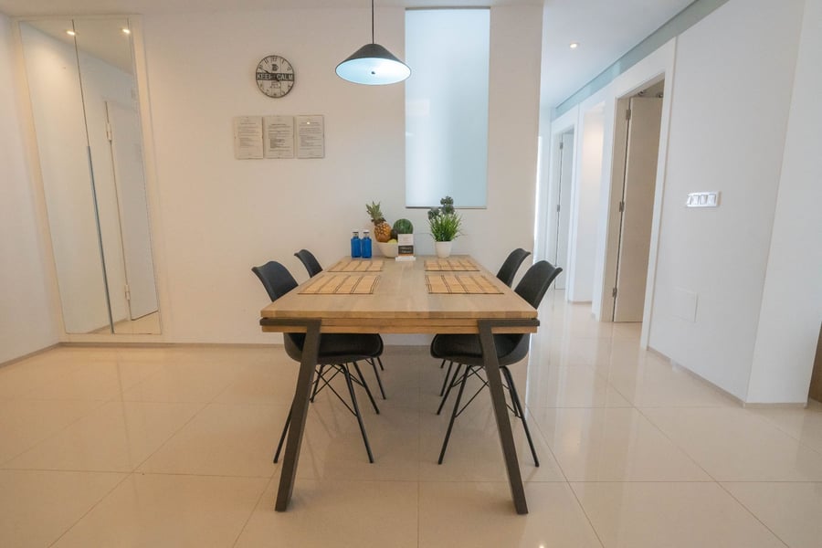 VENTA DE ACTIVO DE INVERSIÓN – 2 Edificios, 16 Apartamentos con LICENCIA VACACIONAL en exclusivo complejo residencial!! – 45