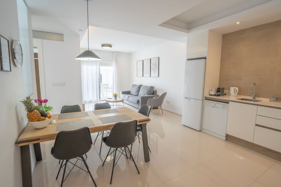 VENTA DE ACTIVO DE INVERSIÓN – 2 Edificios, 16 Apartamentos con LICENCIA VACACIONAL en exclusivo complejo residencial!! – 61