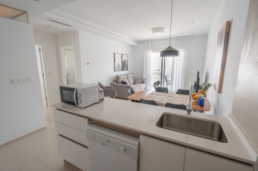 VENTA DE ACTIVO DE INVERSIÓN – 2 Edificios, 16 Apartamentos con LICENCIA VACACIONAL en exclusivo complejo residencial!! – 28