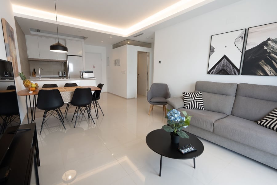 VENTA DE ACTIVO DE INVERSIÓN – 2 Edificios, 16 Apartamentos con LICENCIA VACACIONAL en exclusivo complejo residencial!! – 32