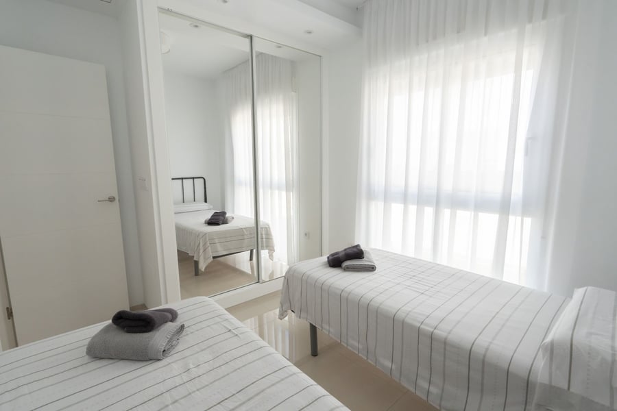 VENTA DE ACTIVO DE INVERSIÓN – 2 Edificios, 16 Apartamentos con LICENCIA VACACIONAL en exclusivo complejo residencial!! – 19