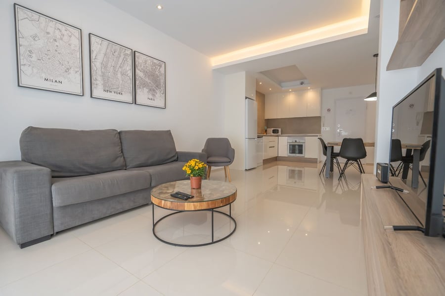 VENTA DE ACTIVO DE INVERSIÓN – 2 Edificios, 16 Apartamentos con LICENCIA VACACIONAL en exclusivo complejo residencial!! – 64