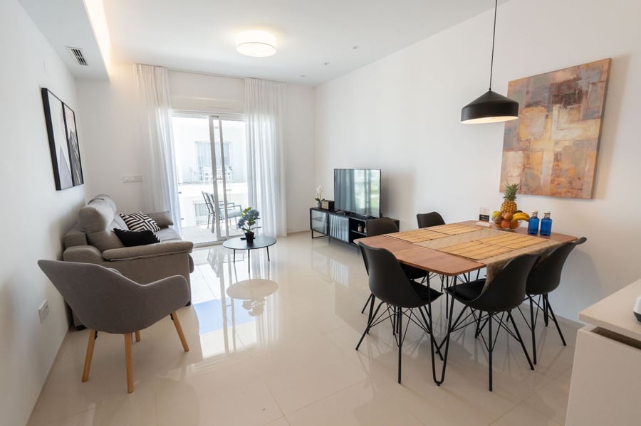 VENTA DE ACTIVO DE INVERSIÓN – 2 Edificios, 16 Apartamentos con LICENCIA VACACIONAL en exclusivo complejo residencial!! – 26