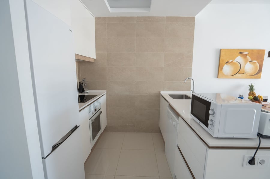 VENTA DE ACTIVO DE INVERSIÓN – 2 Edificios, 16 Apartamentos con LICENCIA VACACIONAL en exclusivo complejo residencial!! – 9
