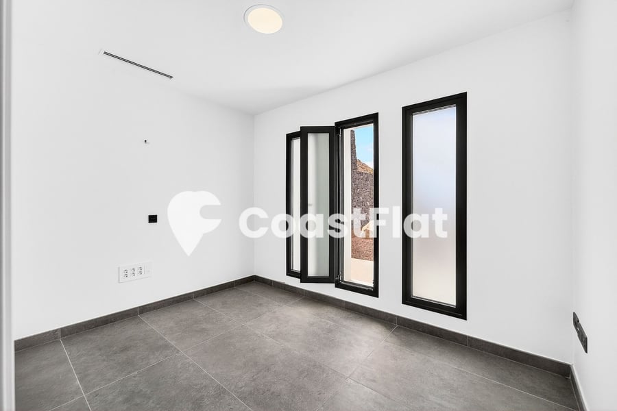 Brand-new modern luxury villa with private pool in Costa Adeje! – 35