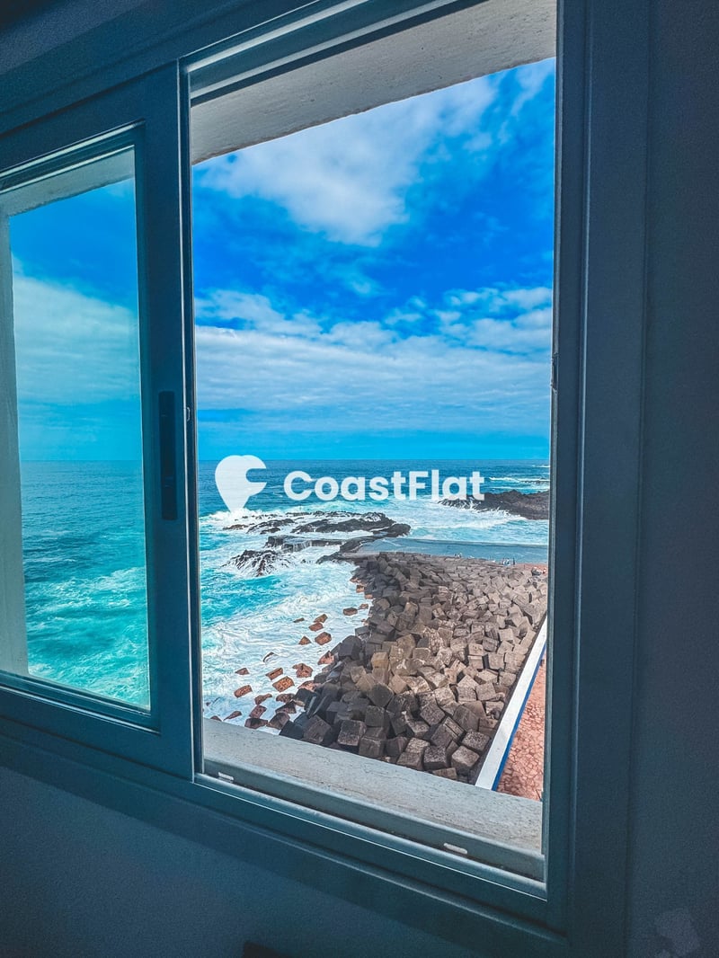 Modern Frontline Seafront Apartment with stunning Views! – 3