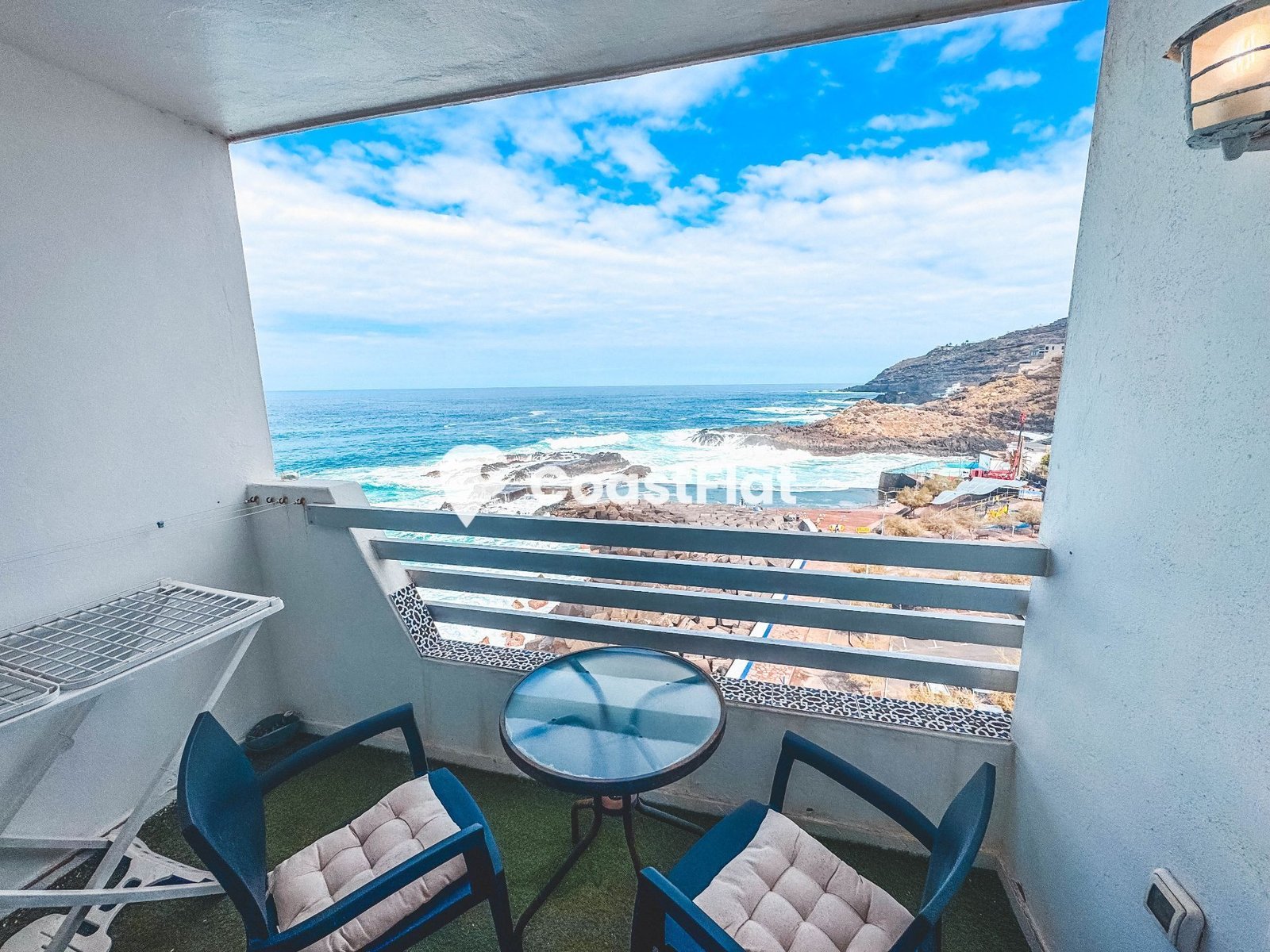 Modern Frontline Seafront Apartment with stunning Views! – 1
