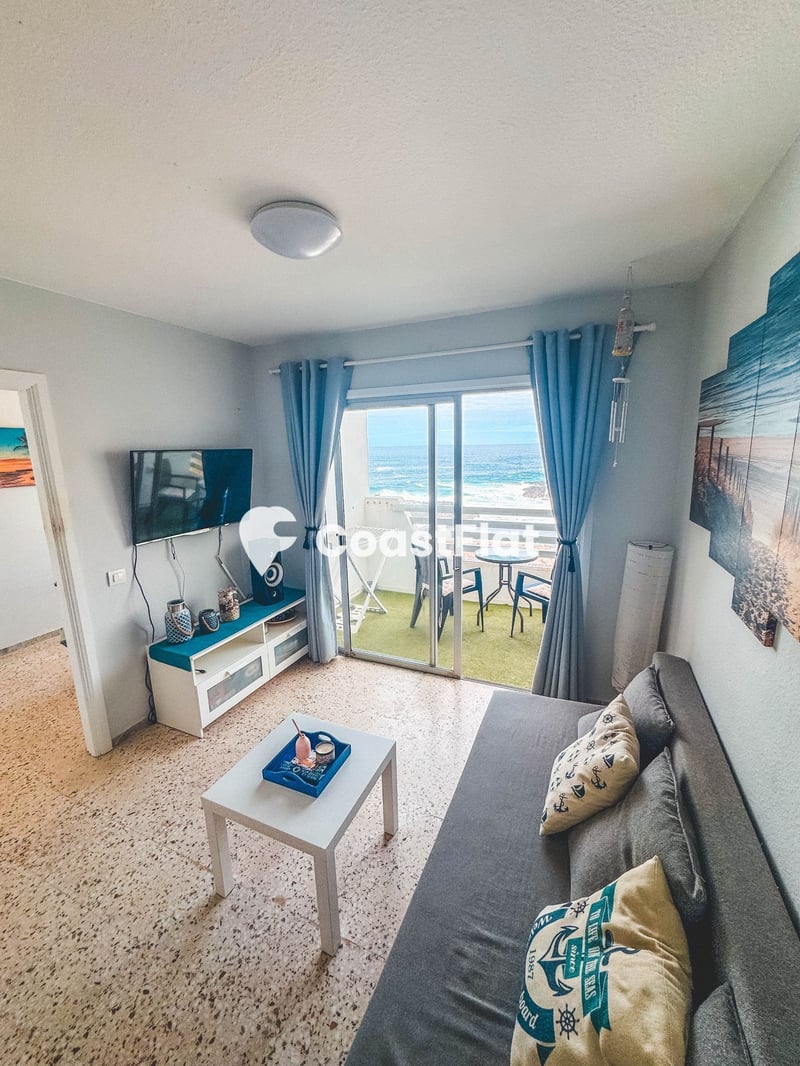 Modern Frontline Seafront Apartment with stunning Views! – 5