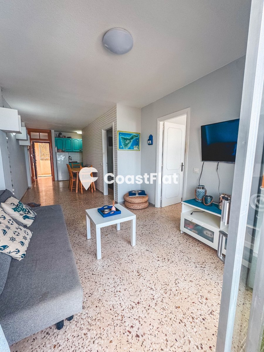 Modern Frontline Seafront Apartment with stunning Views! – 13