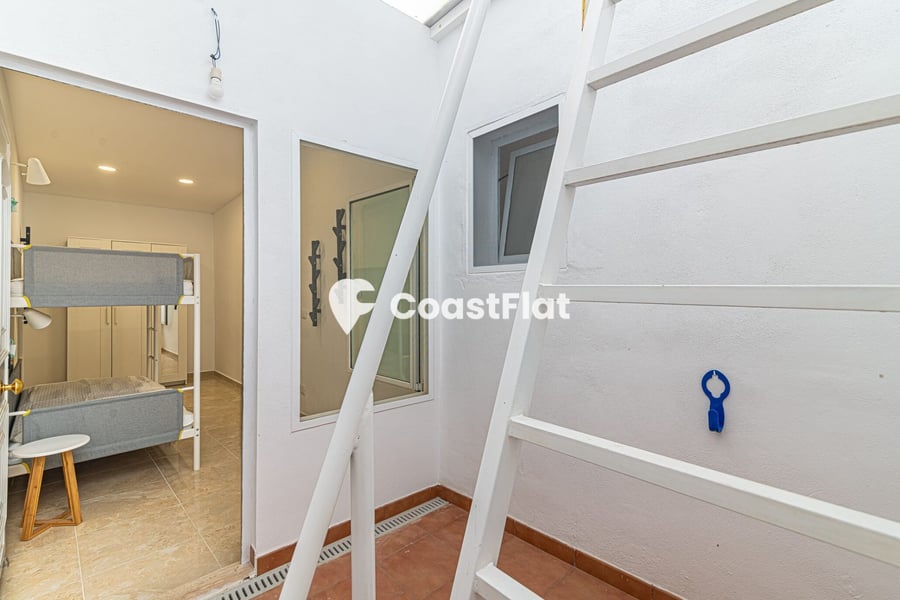 Fully Renovated Chalet with Spacious Terraces in an Exclusive Area of Arico! – 30