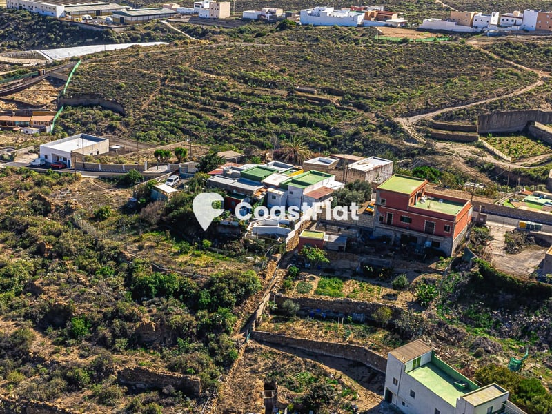 Fully Renovated Chalet with Spacious Terraces in an Exclusive Area of Arico! – 2