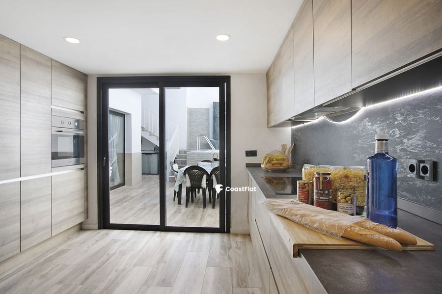 A unique opportunity to acquire an exceptional property. – 7