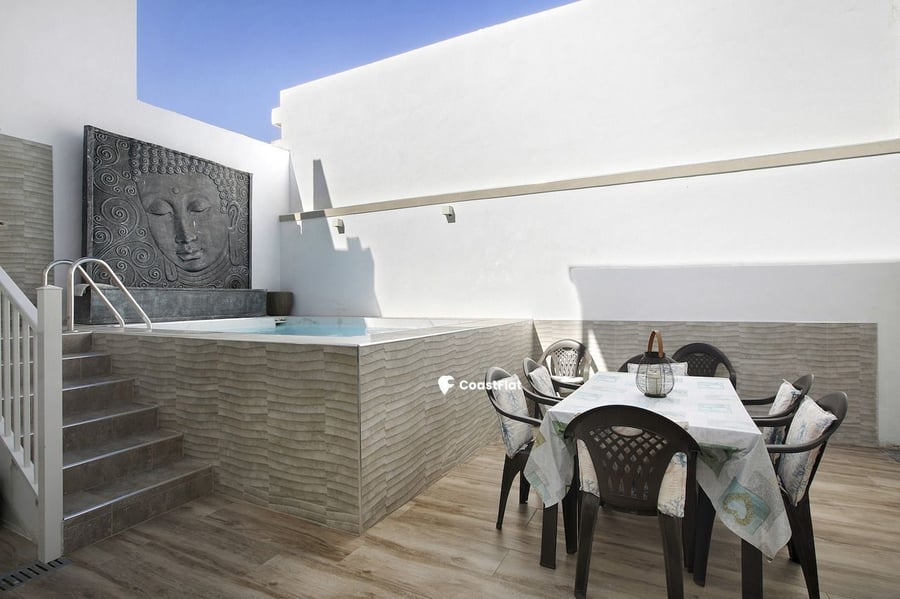 A unique opportunity to acquire an exceptional property. – 9