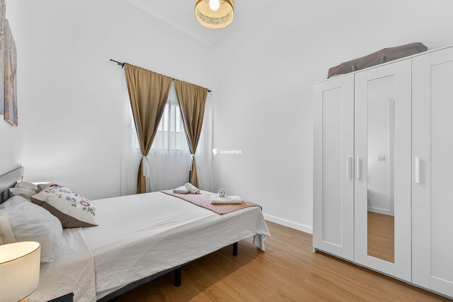 An apartment just steps from the sea in Los Abrigos. – 14