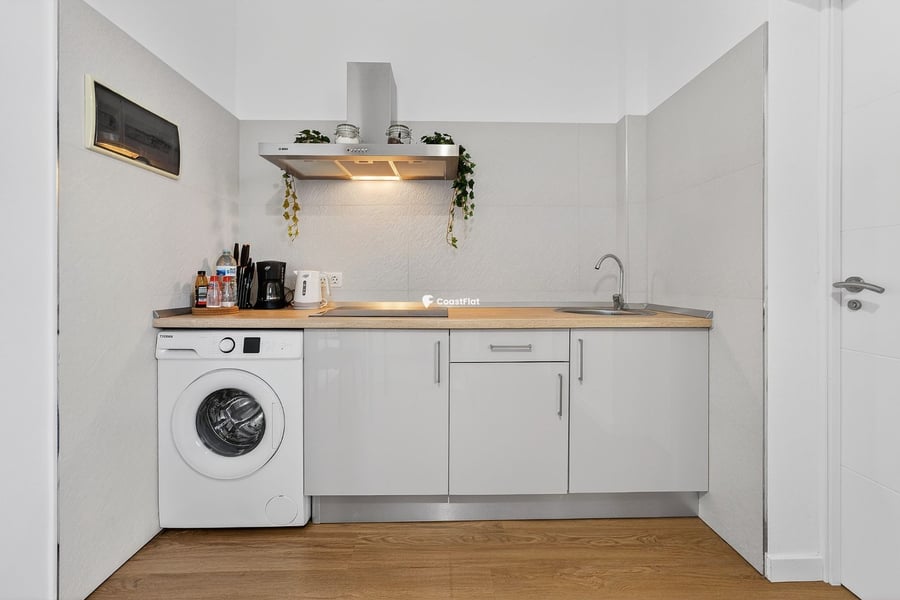 An apartment just steps from the sea in Los Abrigos. – 10