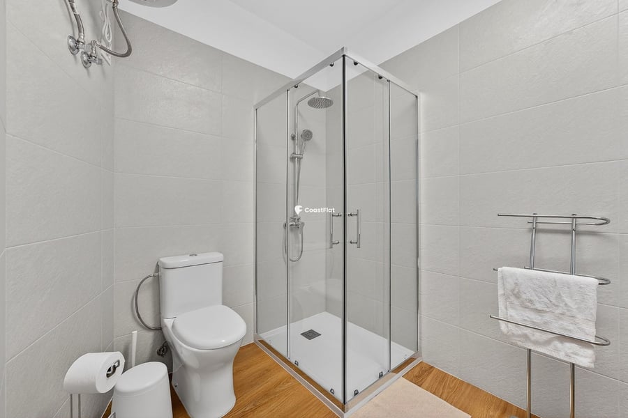 An apartment just steps from the sea in Los Abrigos. – 15