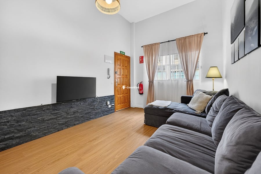 An apartment just steps from the sea in Los Abrigos. – 6