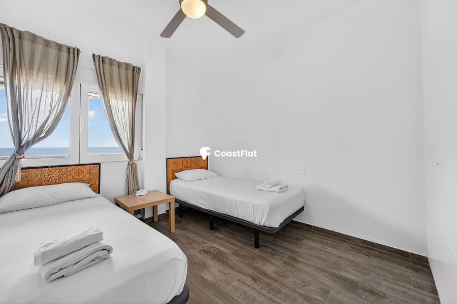 A magnificent seafront property in Los Abrigos. – 18
