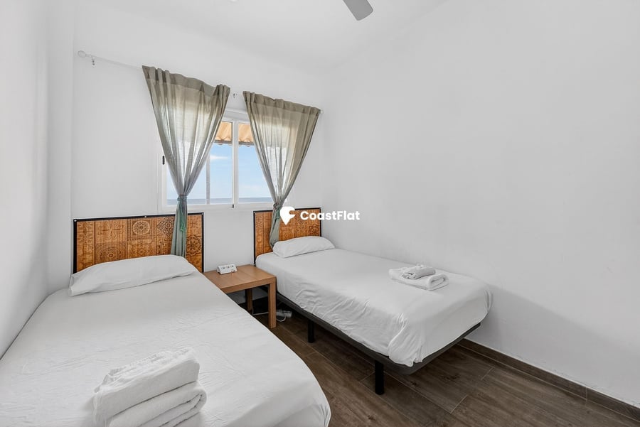 A magnificent seafront property in Los Abrigos. – 15