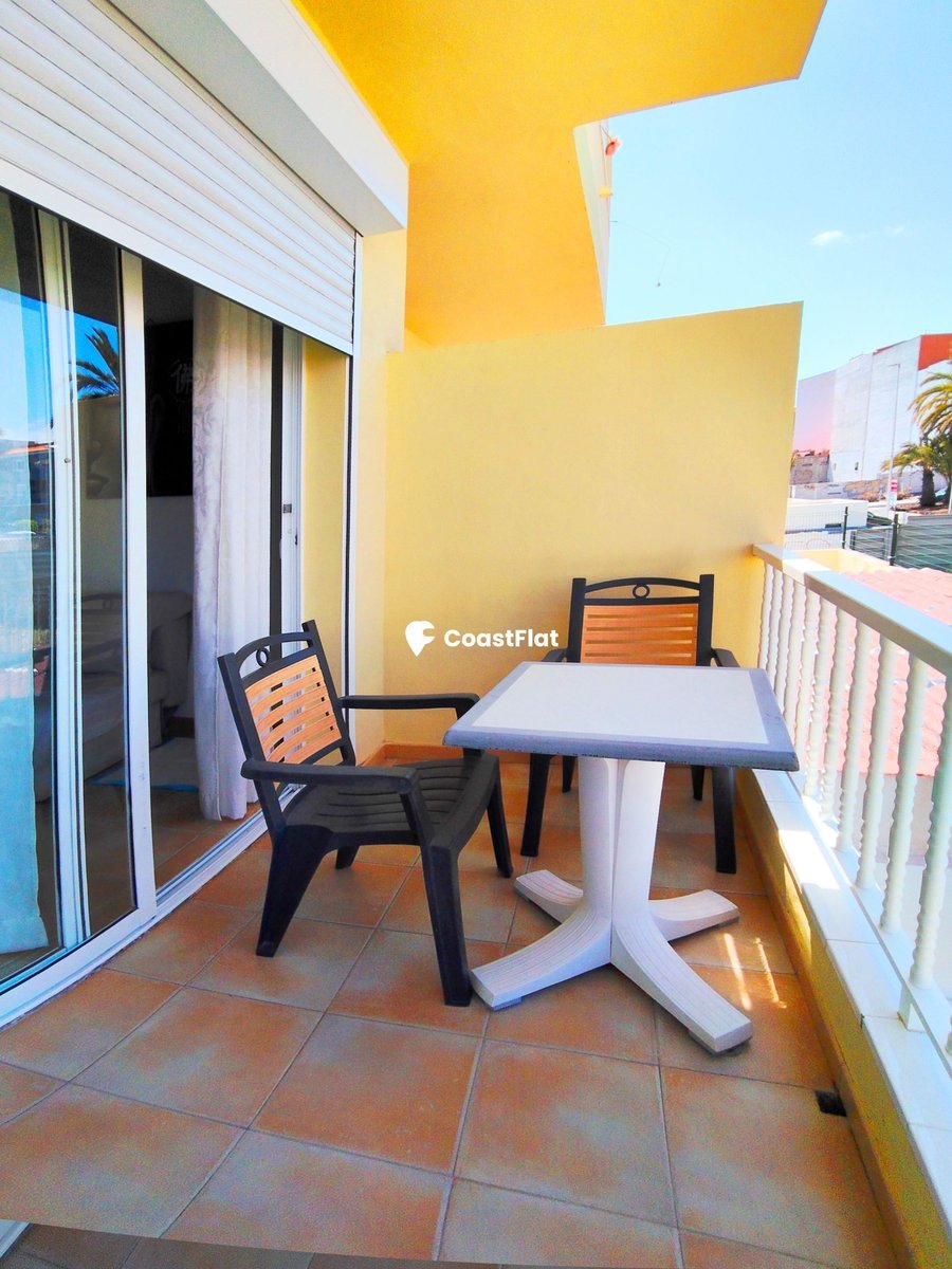 A bright flat with a terrace and swimming pool in Costa del Silencio. – 10