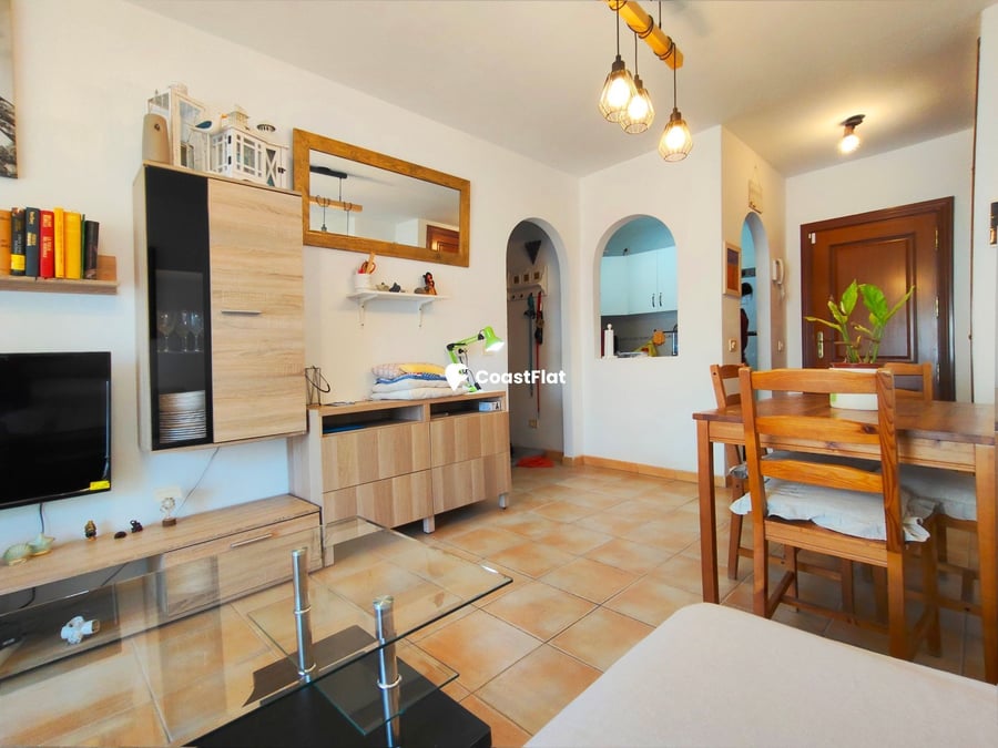 A bright flat with a terrace and swimming pool in Costa del Silencio. – 3