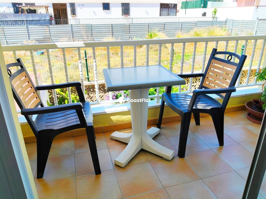 A bright flat with a terrace and swimming pool in Costa del Silencio. – 11